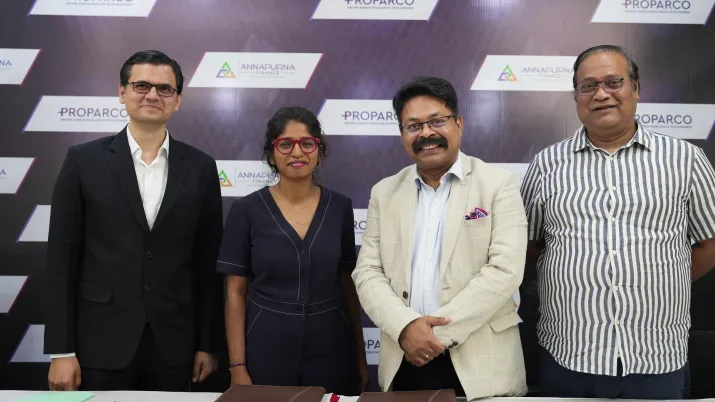 Cérémonie de signature de l'investissement de Proparco dans Annapurna