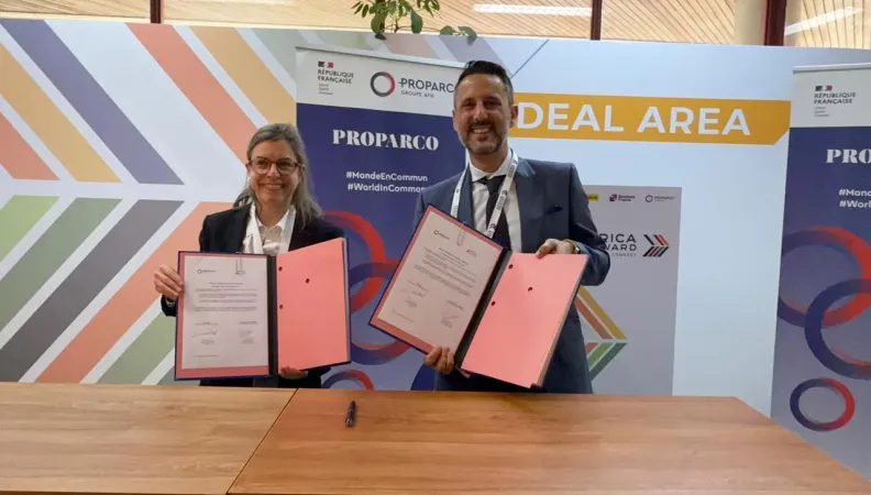 Cérémonie de signature en marge de l'Africa Forward Summit organisé entre la France et le Kenya à Nairobi